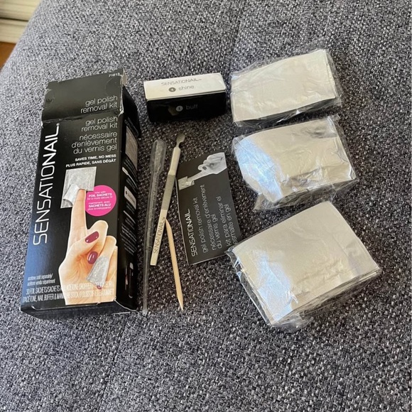Sally Hansen Gel Polish Kit with SensatioNail Polish Remover - Picture 6 of 6